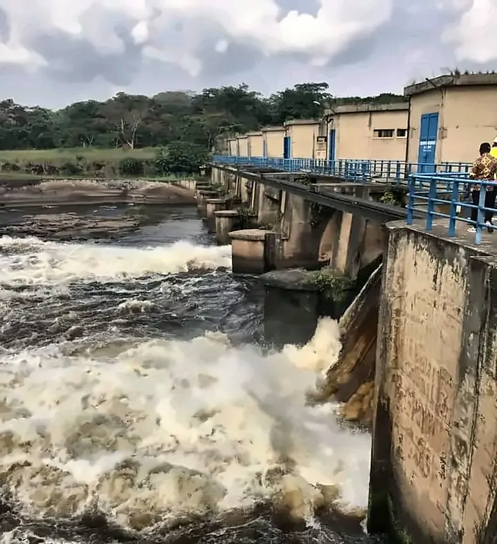Kisangani: la SNEL anuncia más cortes de electricidad, con la central de Tshopo reducida a 11 MW